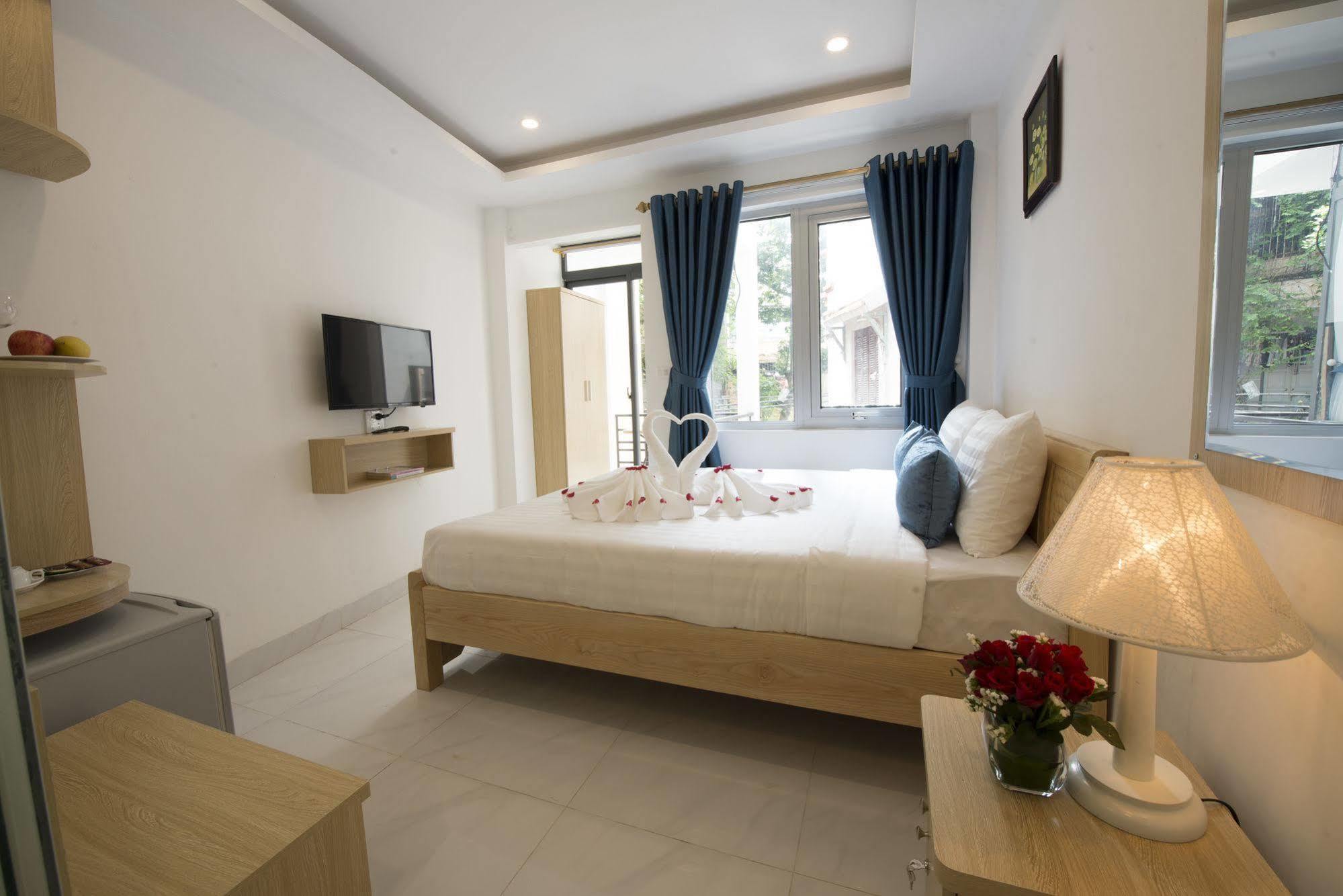 Ha Noi Holiday Center Hotel Hanoi Exterior photo